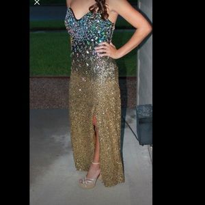 Pretty Strapless Prom dress!